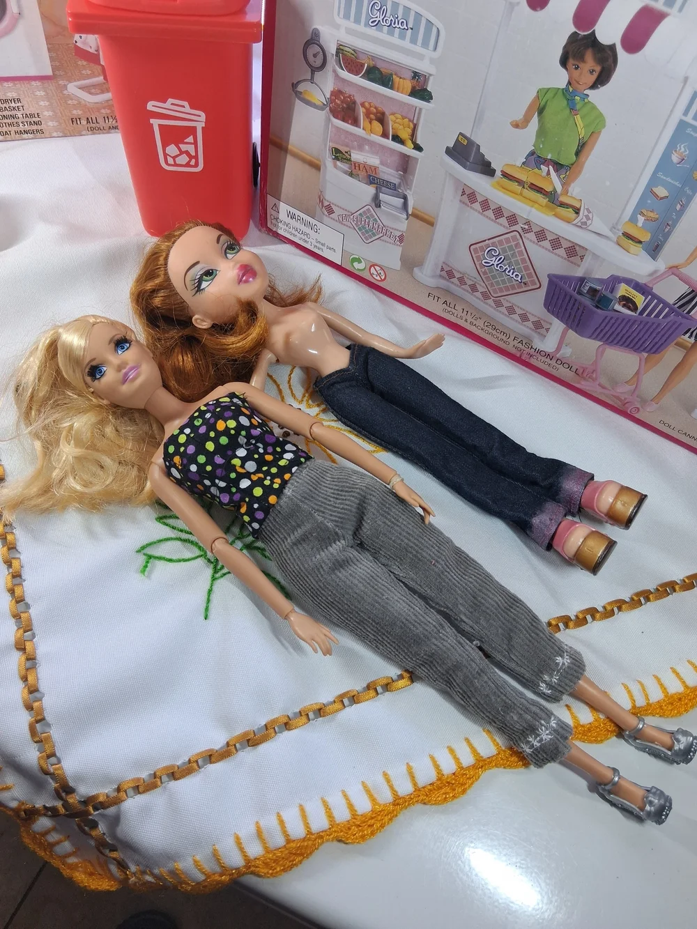Kids Toys Fashion Doll Playset with Pink and Red Accessories